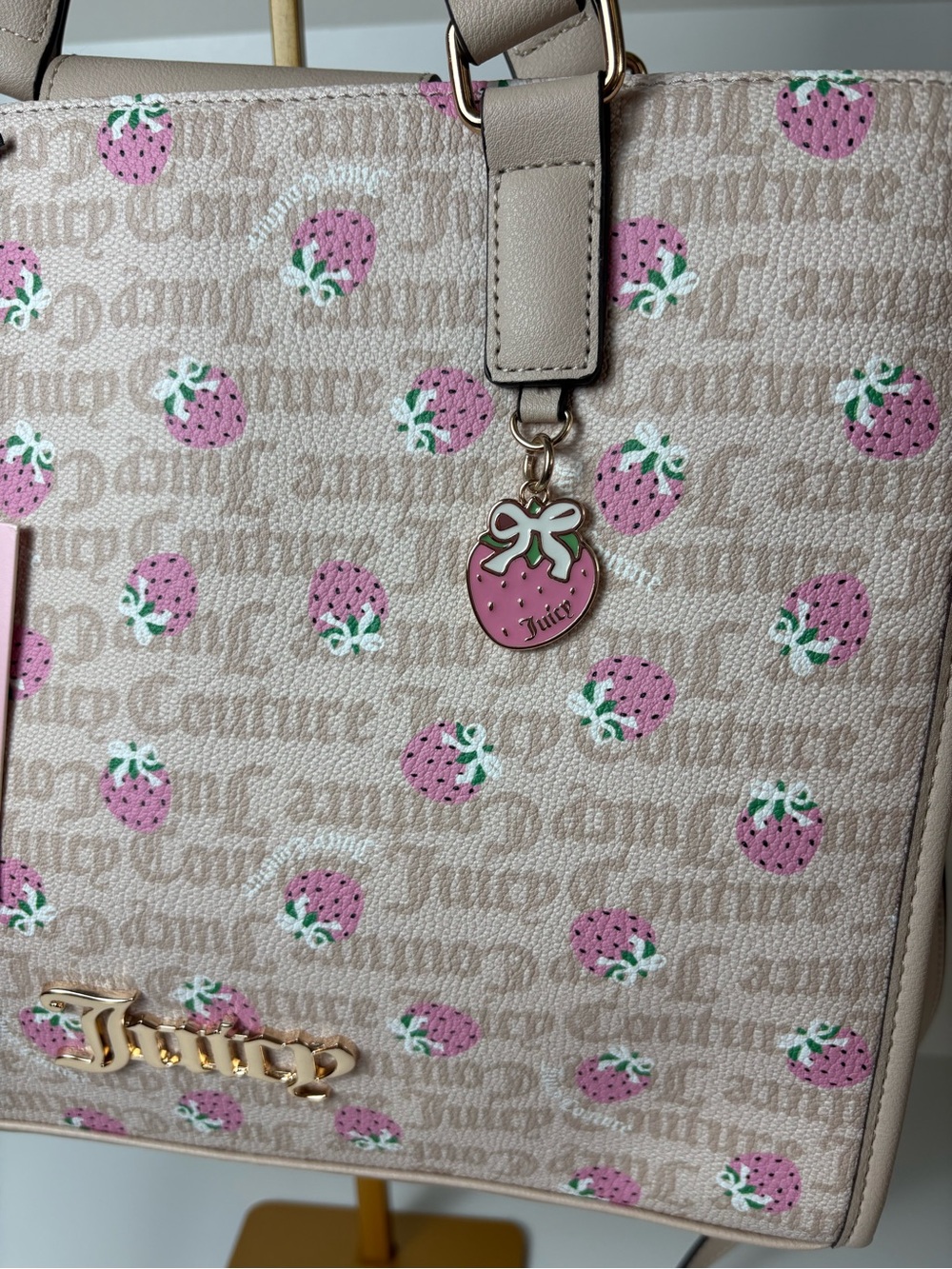 πJuicy Couture Berry Sweet Strawberry Tote Bag Sandstone Pink NWT - Picture 10 of 14